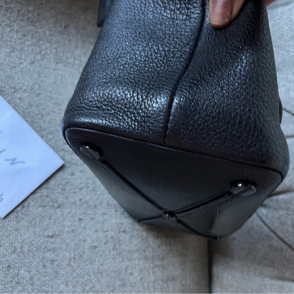 Valentino Garavani leather handbag - Picture 9 of 10